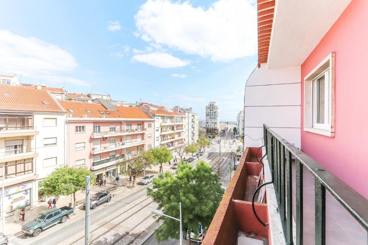 Vita Portucale ! Almada Balcony Eksteriør billede